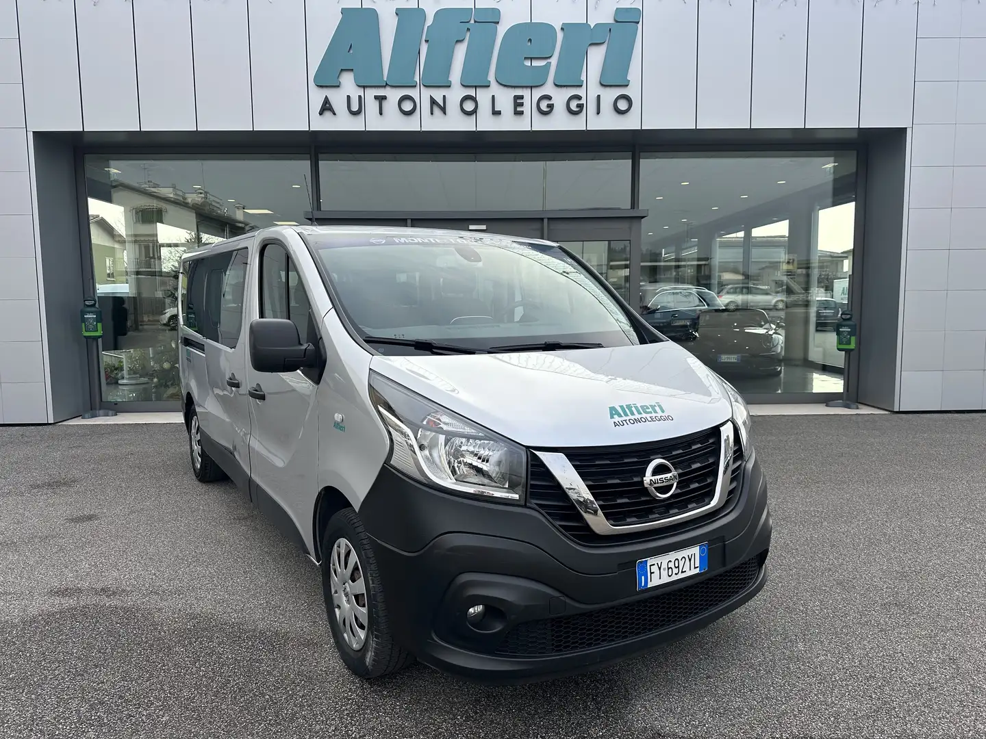 Nissan NV300 1.6dci 120cv 9Posti L2 2Clima 2Porte Scorr E6C IVA Grigio - 1