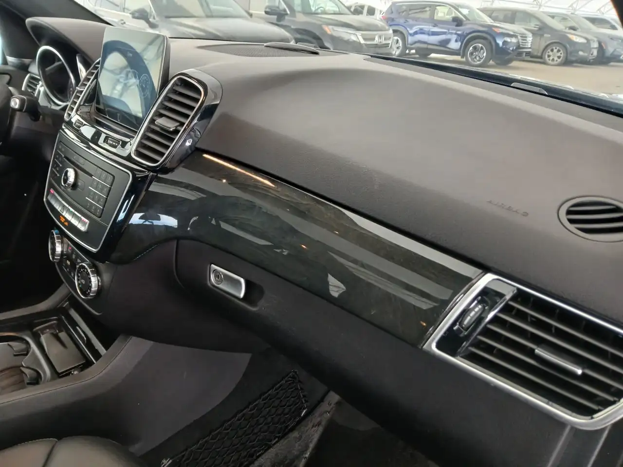Mercedes-Benz GLE снимка Mercedes-Benz GLE