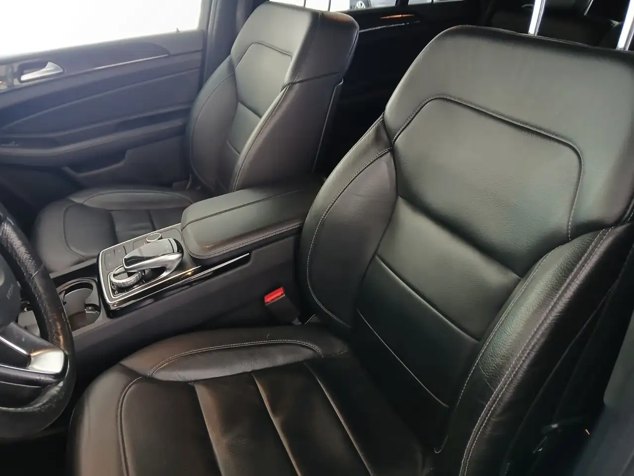 Mercedes-Benz GLE снимка Mercedes-Benz GLE