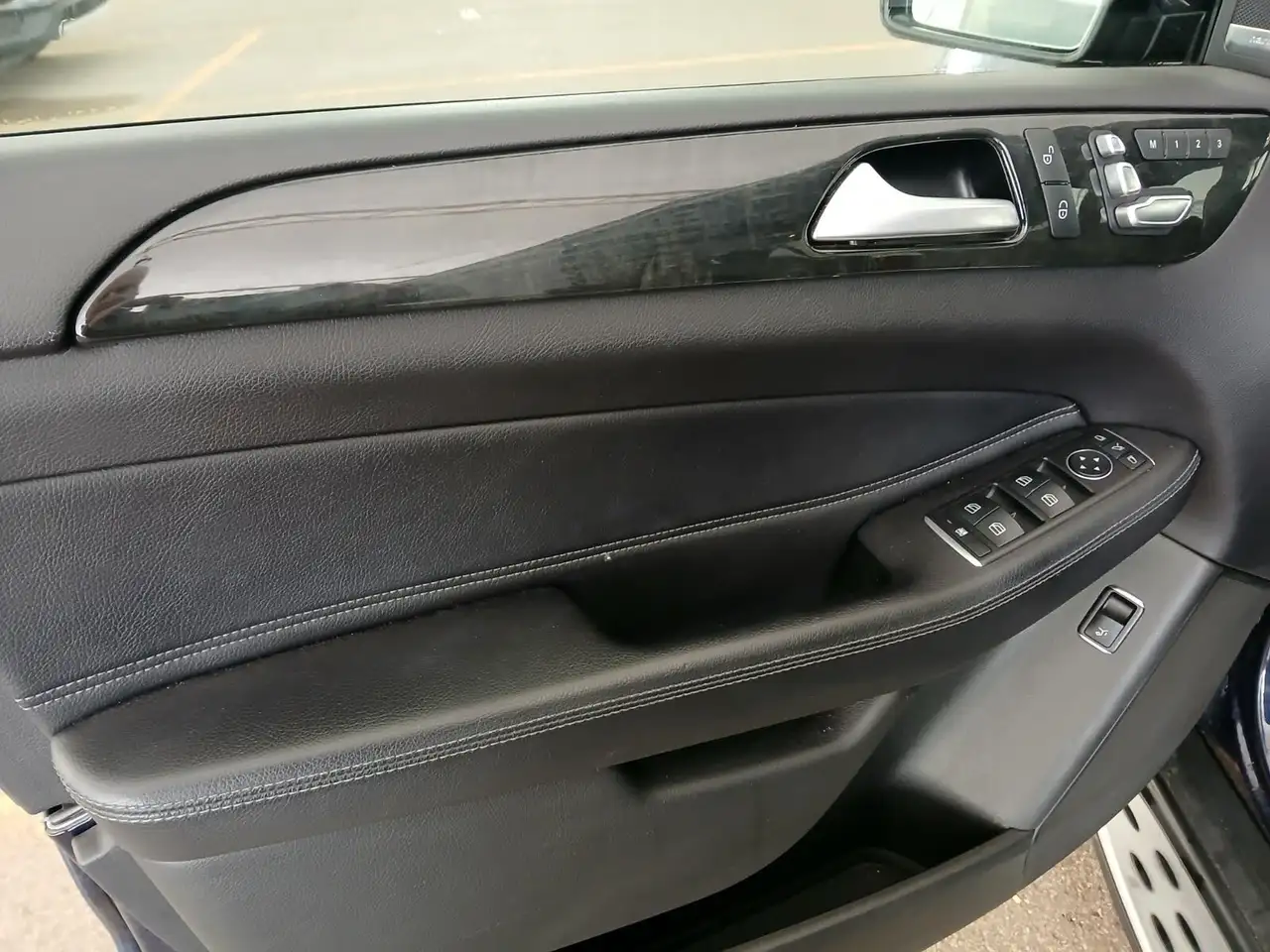 Mercedes-Benz GLE снимка Mercedes-Benz GLE