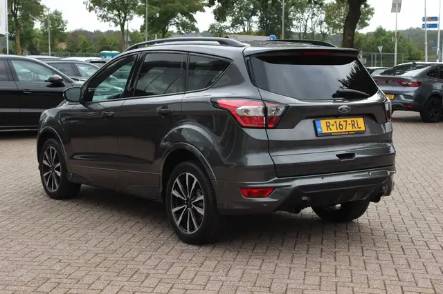 Ford Kuga view 3