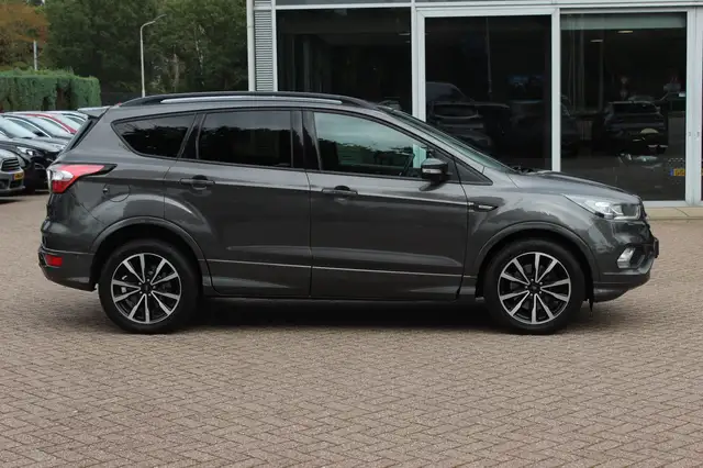 Ford Kuga view 5