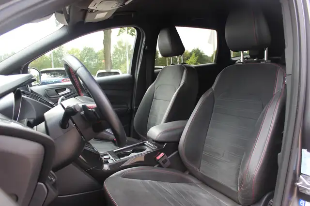 Ford Kuga view 4