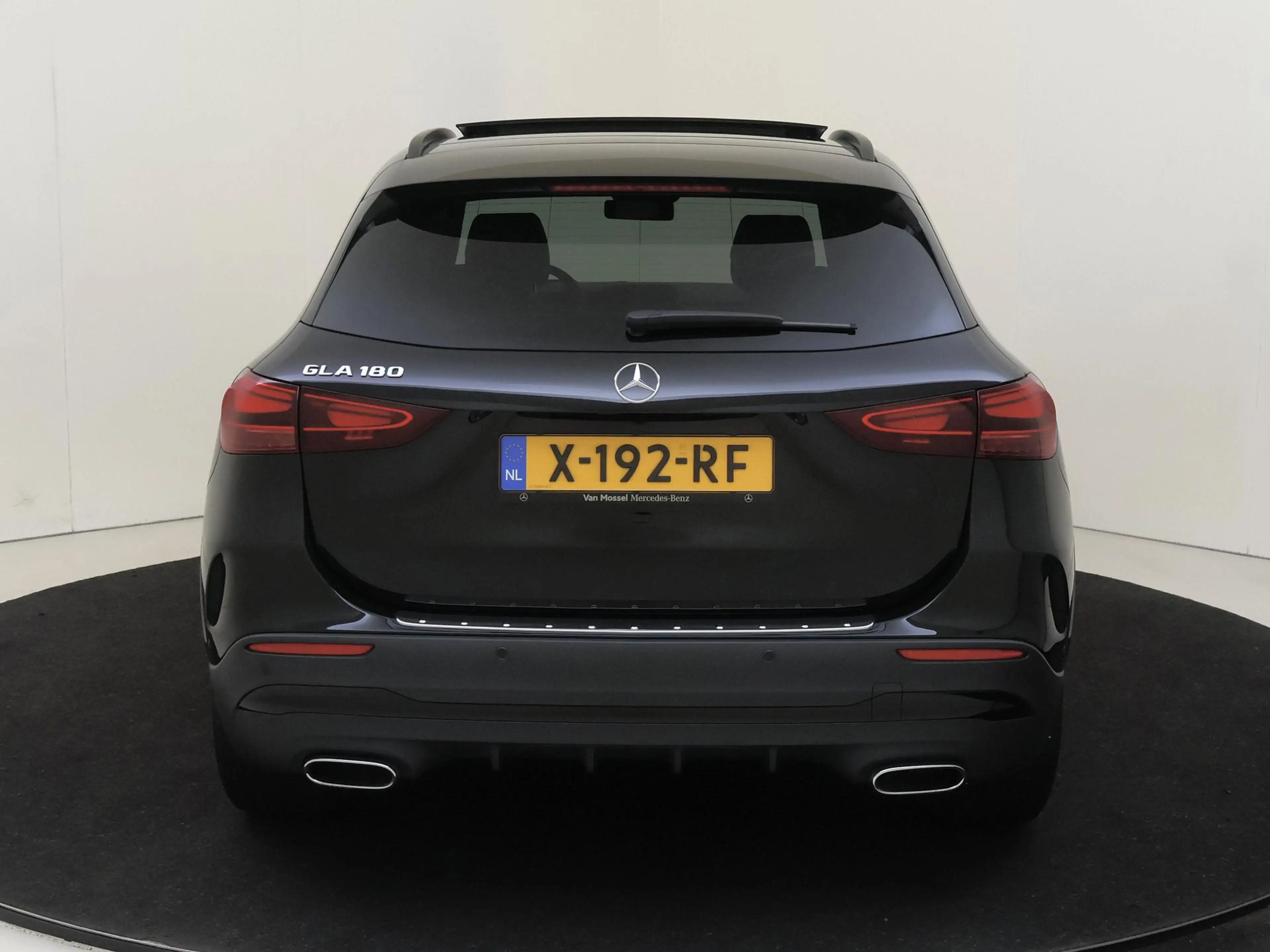 Mercedes-Benz GLA 180 AMG Line Premium Plus /Panoramadak /Memory /HUD /3 — photo 8