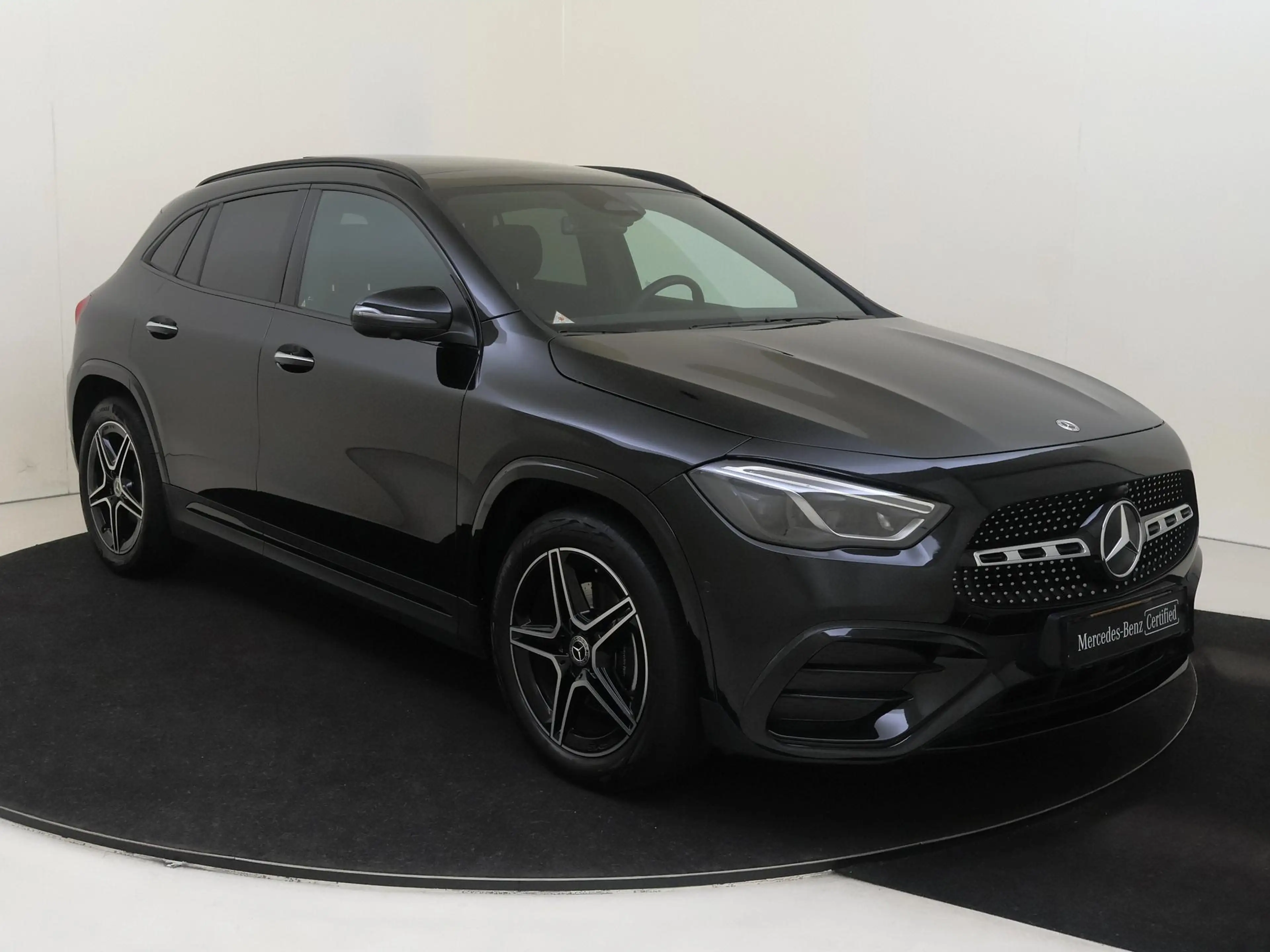 Mercedes-Benz GLA 180 AMG Line Premium Plus /Panoramadak /Memory /HUD /3 — photo 5