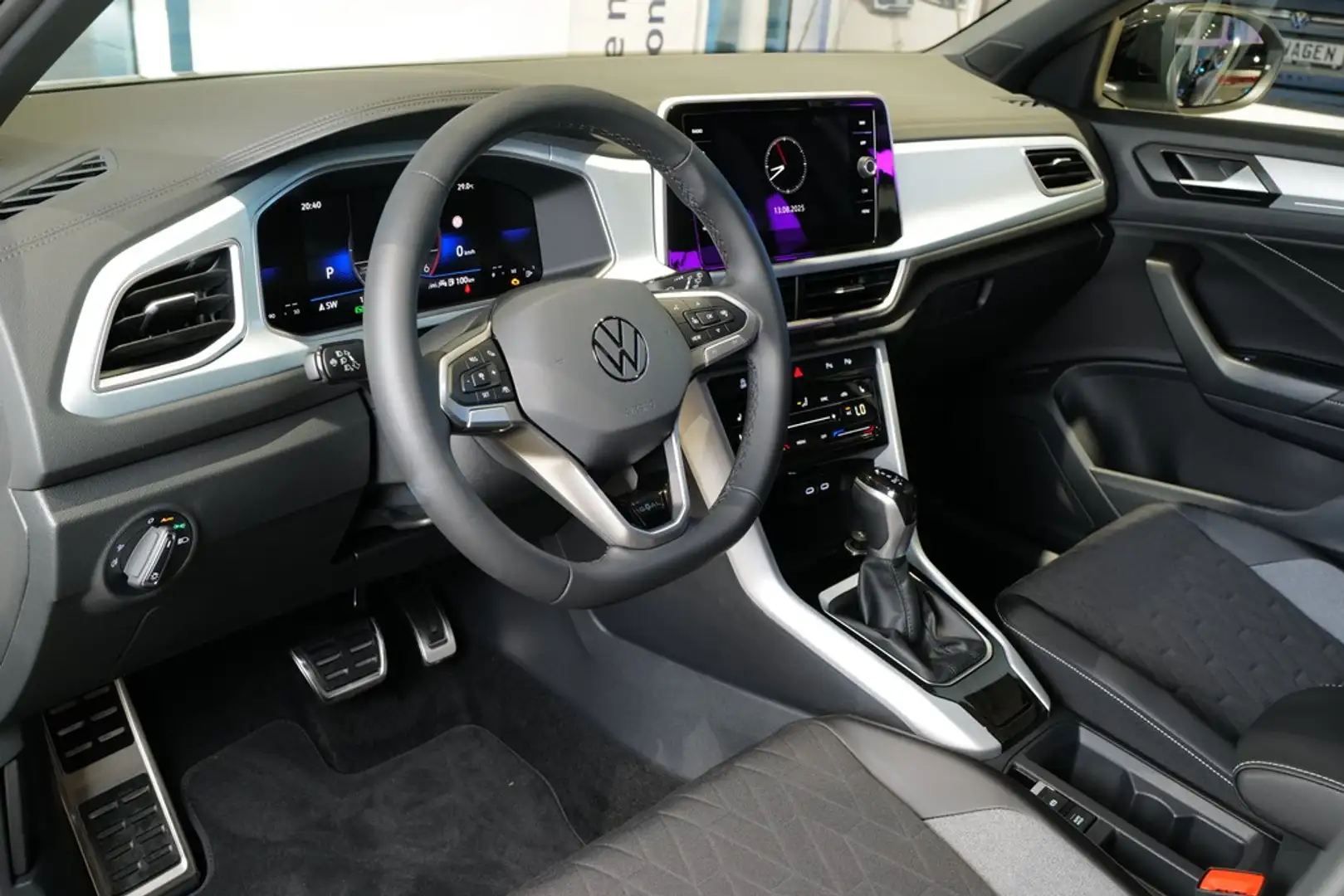Volkswagen T-Roc 2.0TDI DSG Goal Gris - 2