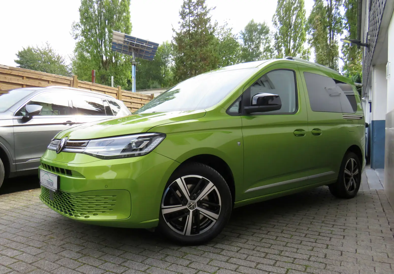 Volkswagen Caddy Style // AHK/Leder-Alcantara/Navi/AppConnect Groen - 2