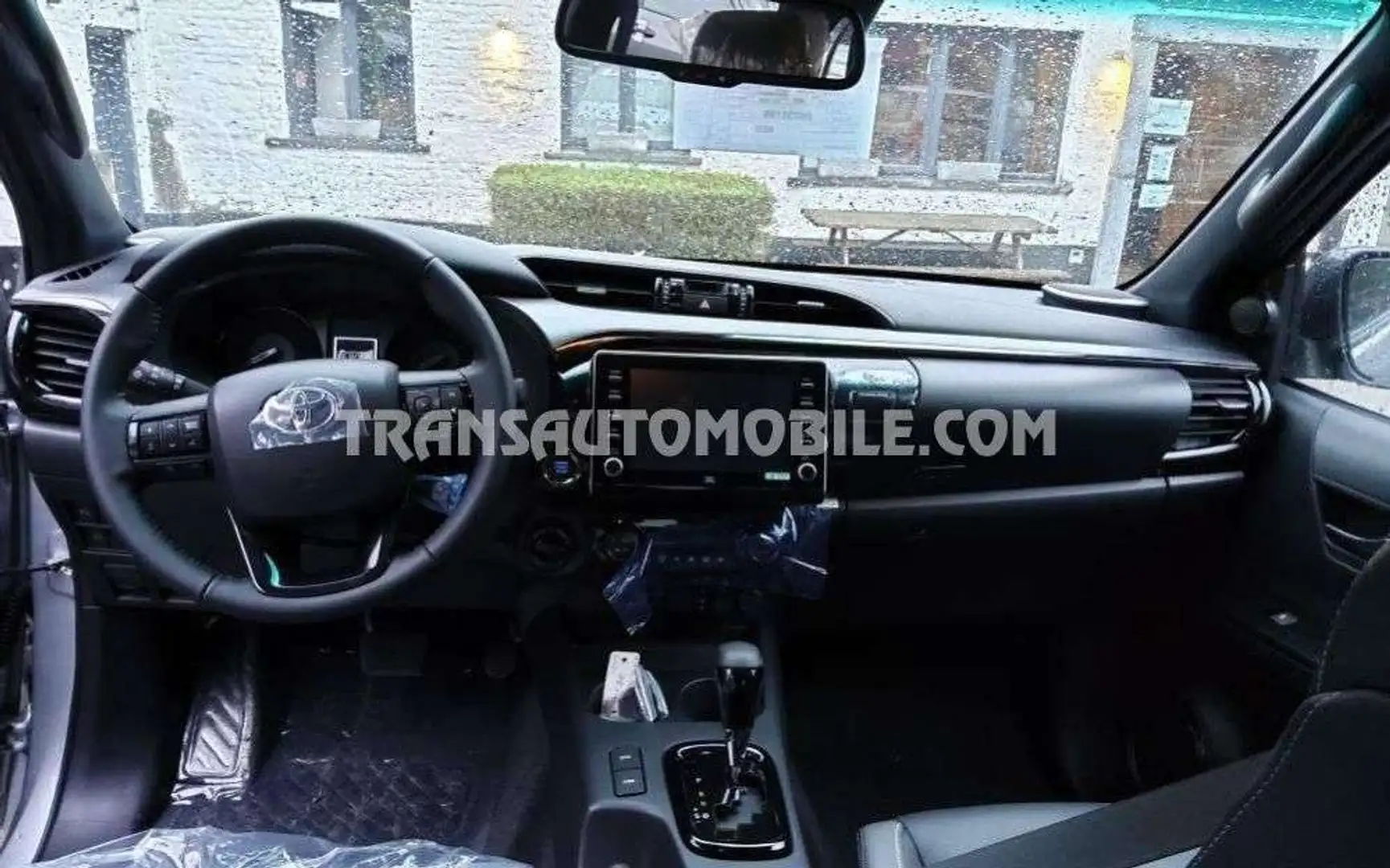 Toyota Hilux Pick-up double cabin INVINCIBLE Bronce - 2