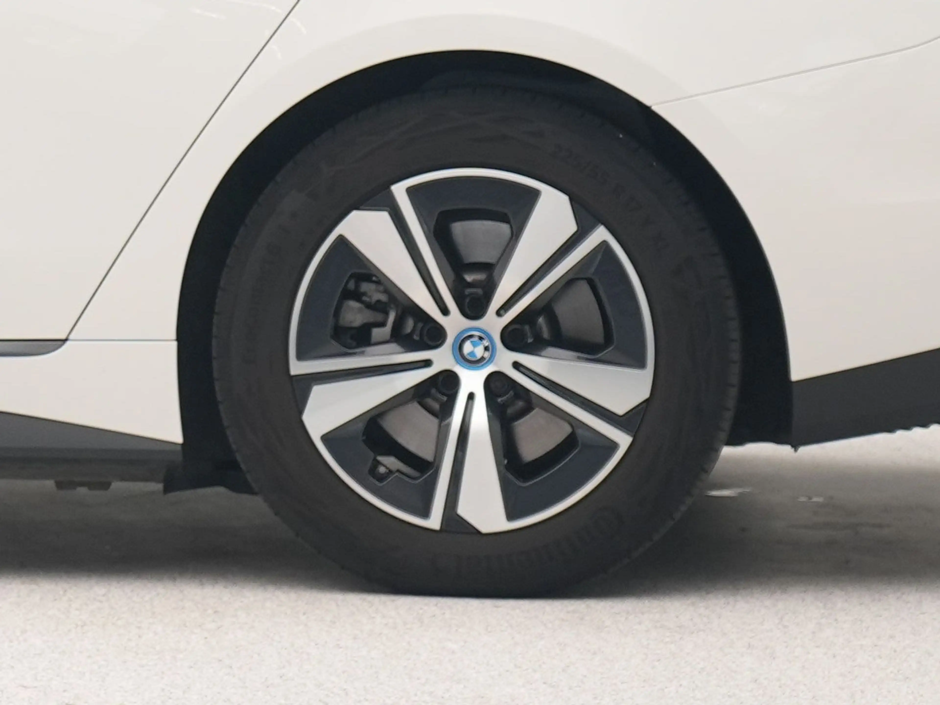 BMW i4 eDrive40 High Executive 84 kWh — photo 15