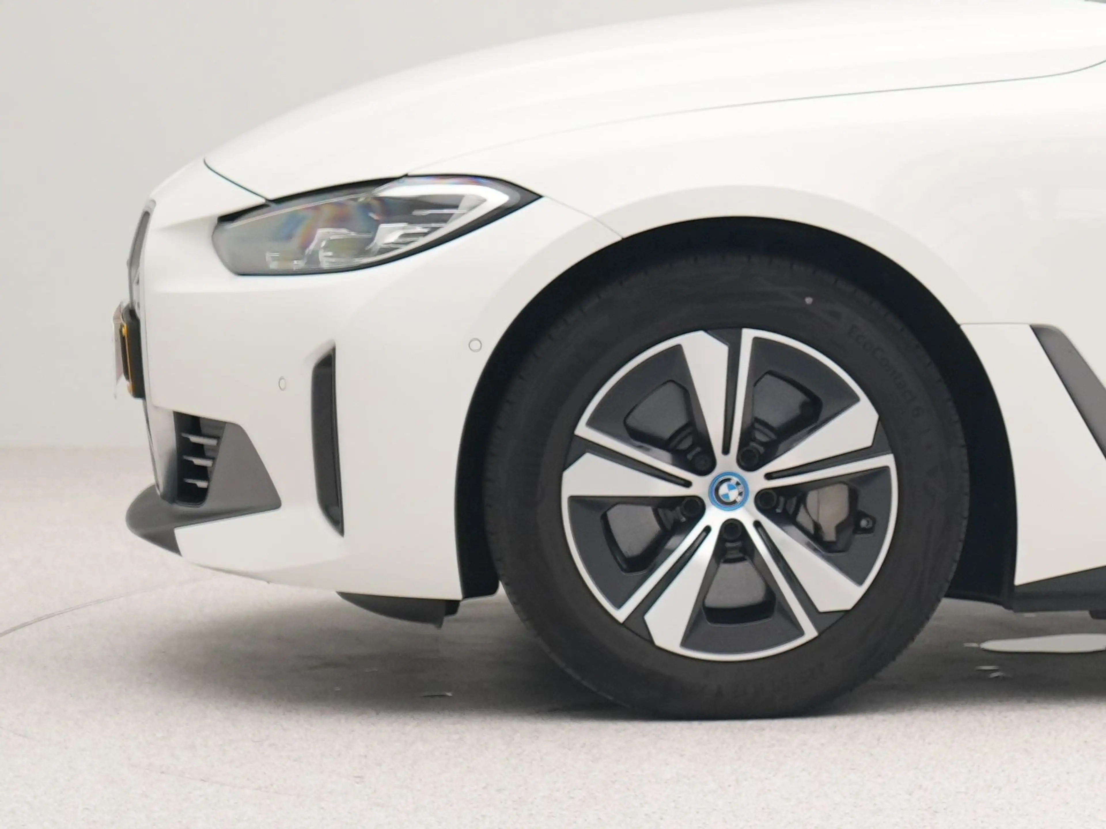 BMW i4 eDrive40 High Executive 84 kWh — photo 13
