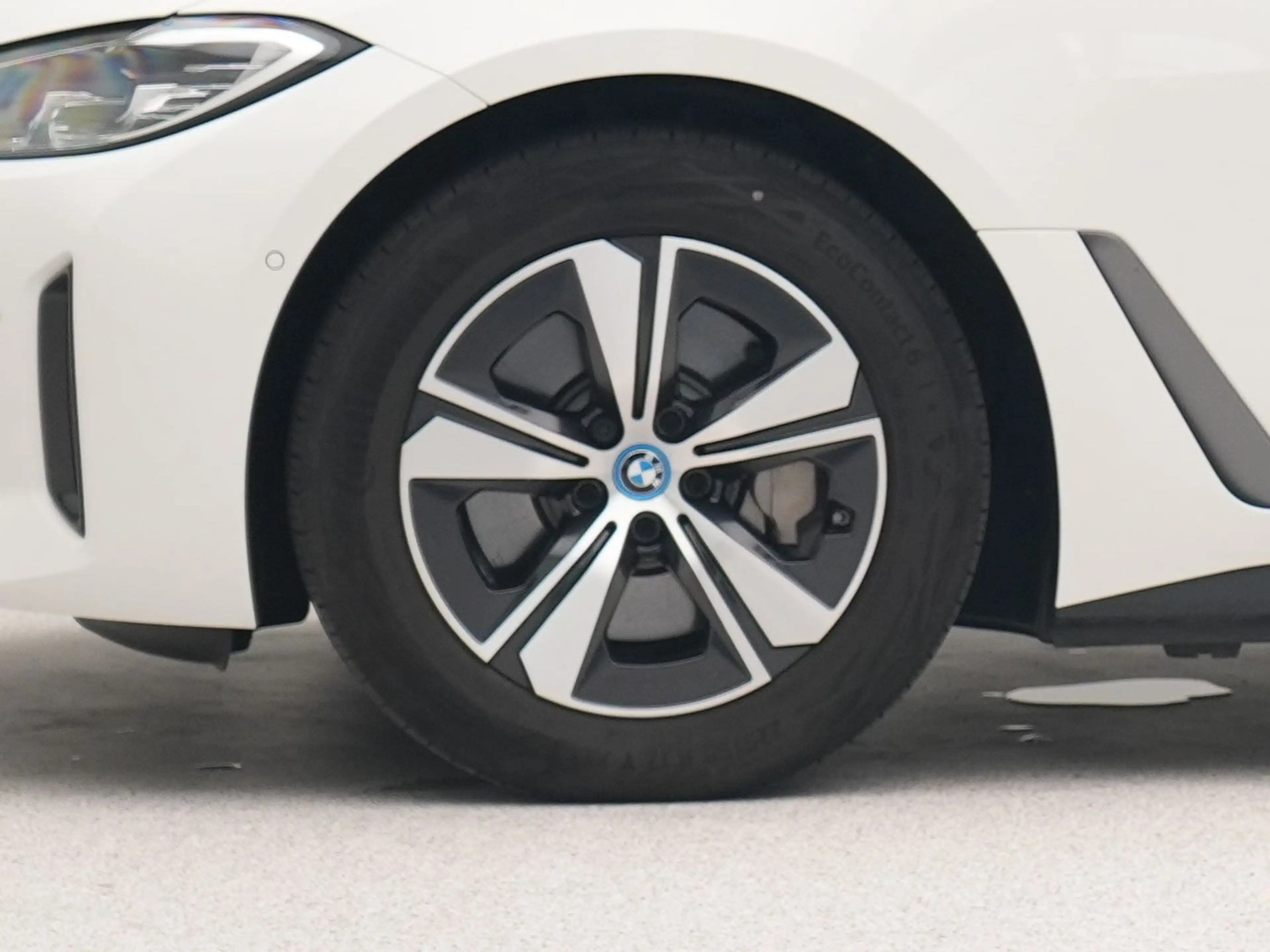 BMW i4 eDrive40 High Executive 84 kWh — photo 14