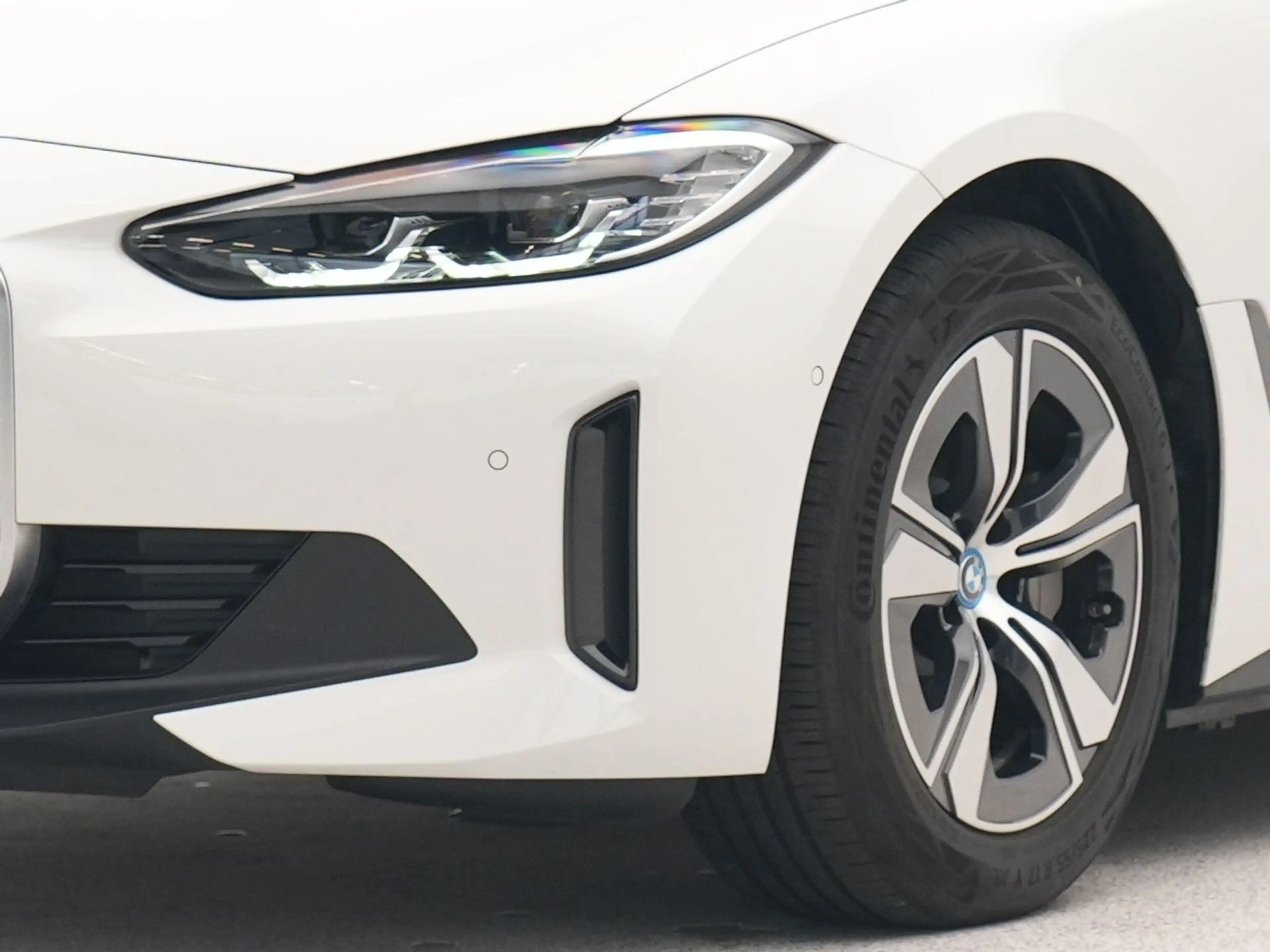 BMW i4 eDrive40 High Executive 84 kWh — photo 11