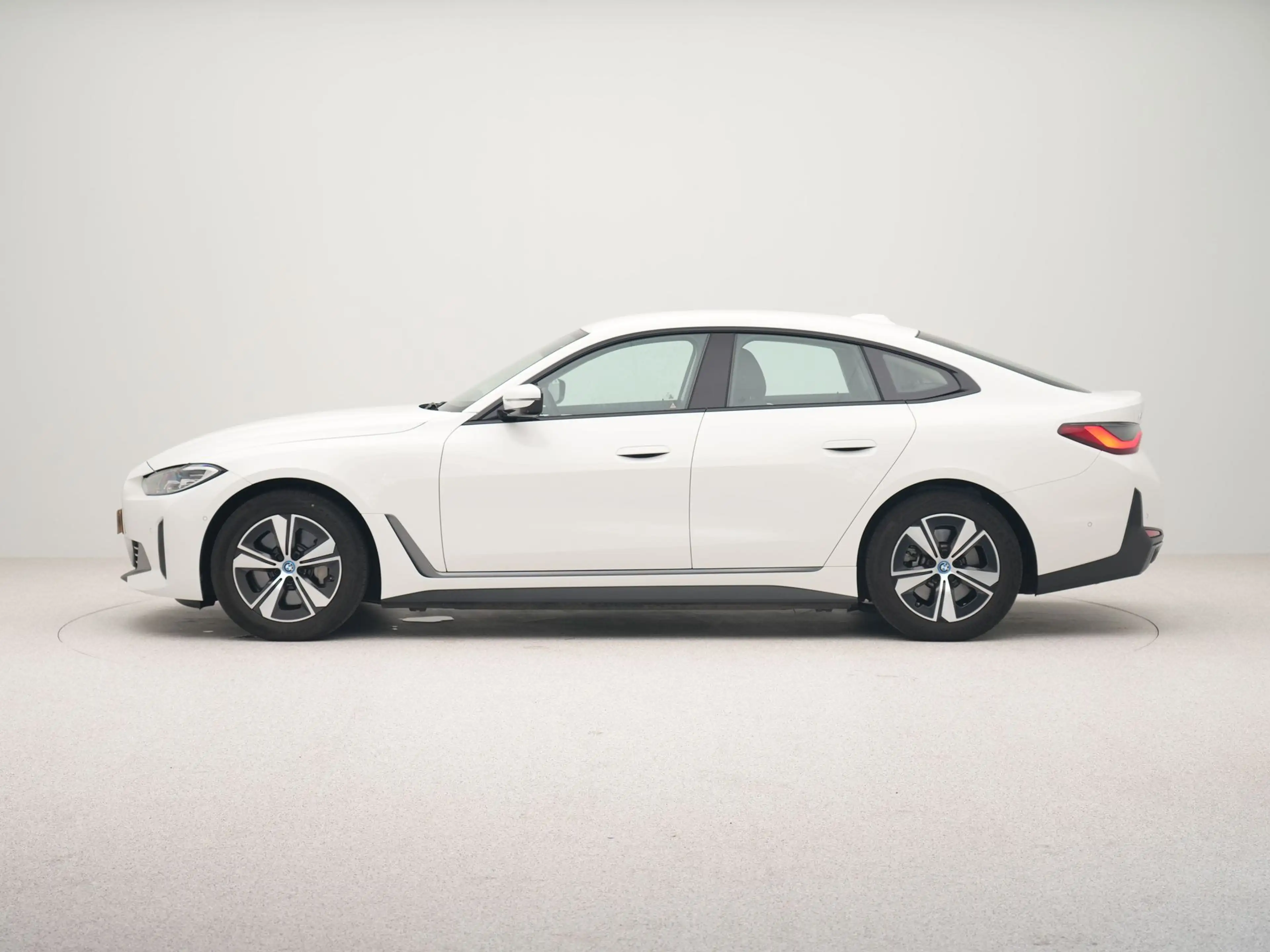 BMW i4 eDrive40 High Executive 84 kWh — photo 8