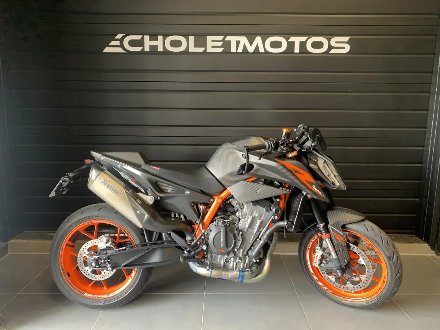 KTM 890 Duke R Negru - 1
