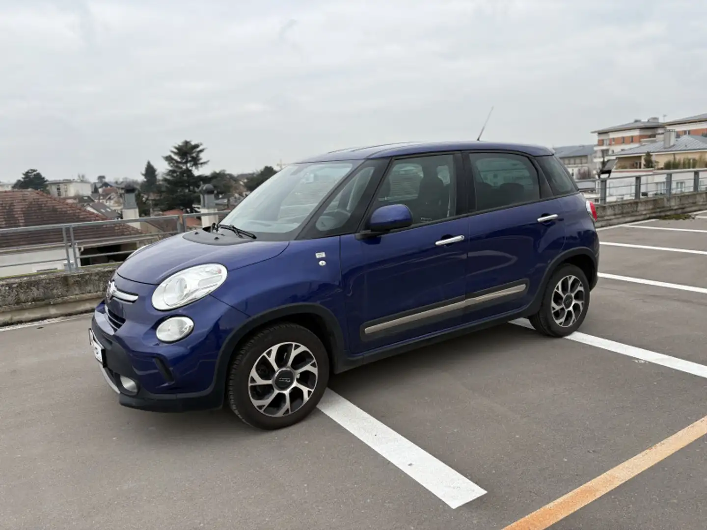 Fiat 500L 1.4 16V 95CH TREKKING URBAN KIDS - 1