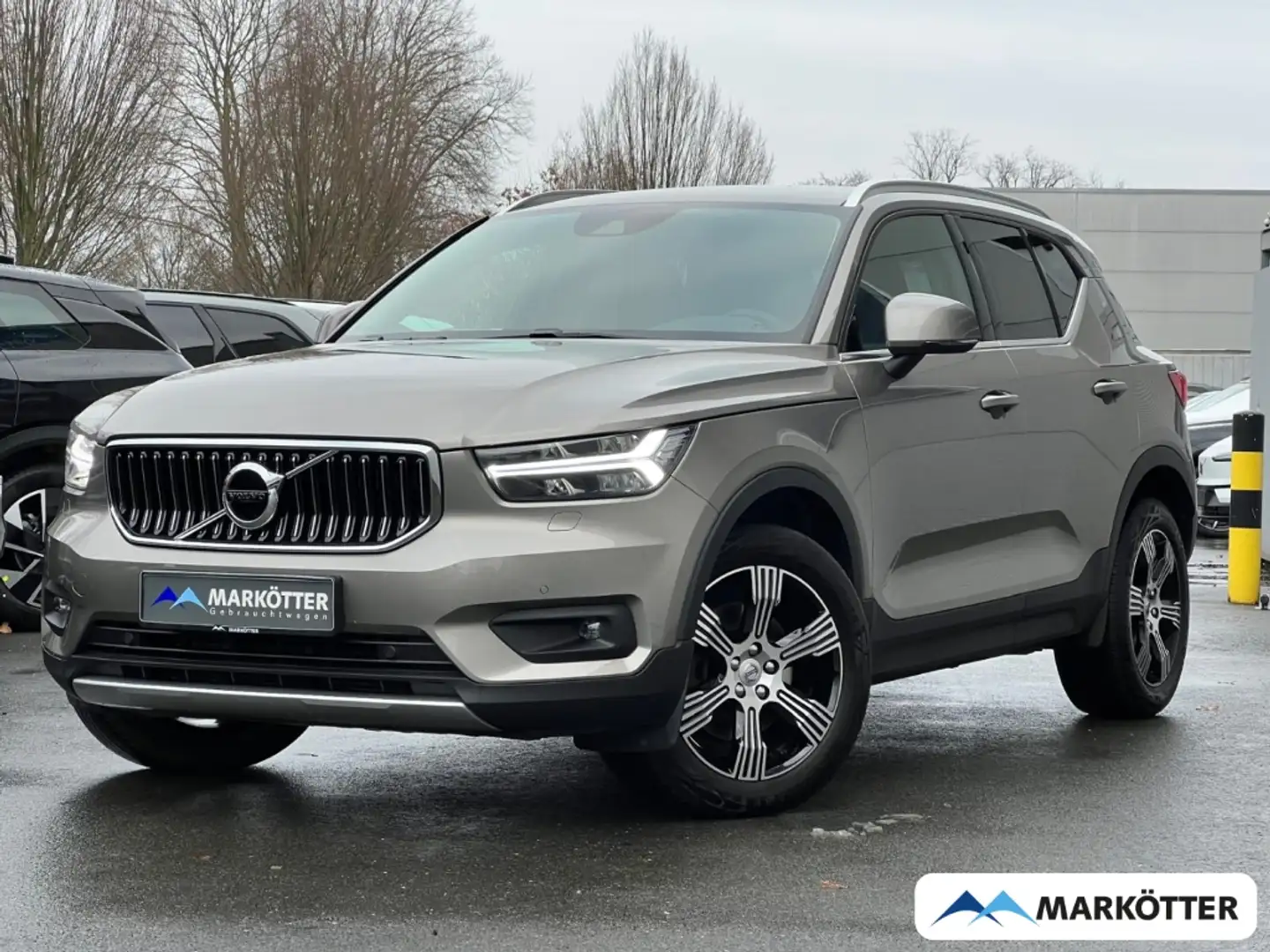 Volvo XC40 D4 AWD Inscription ACC/H&K/MEMORY/KAMERA Grau - 1