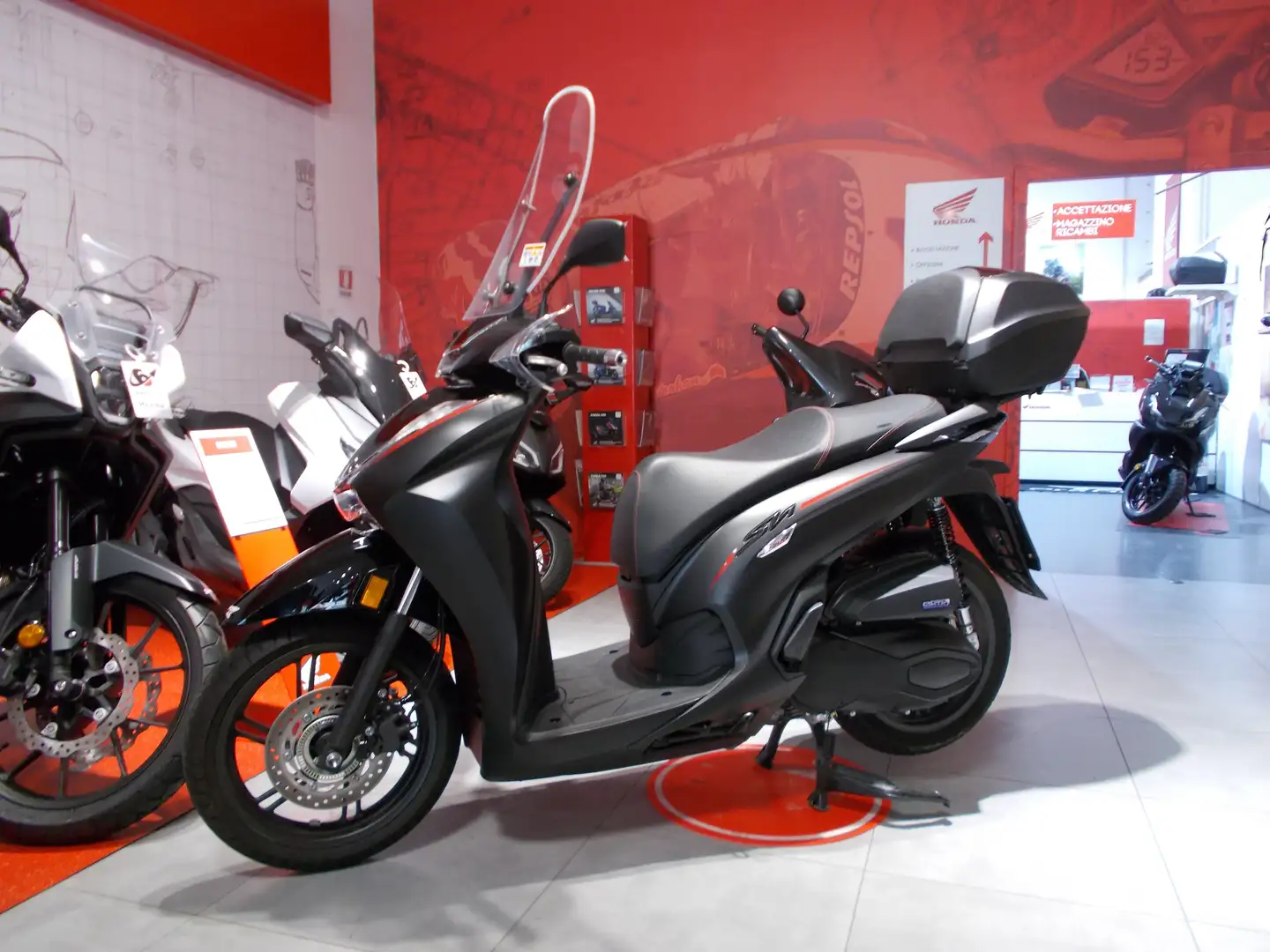 Honda SH 350i - Sport Nero - 2