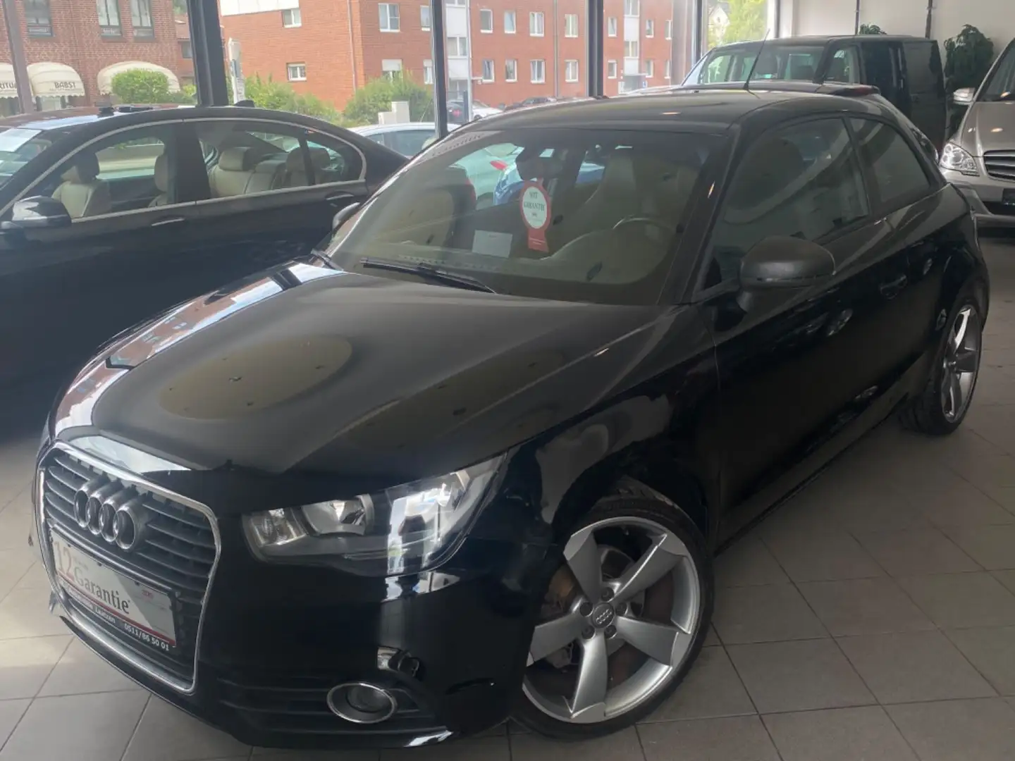 Audi A1 S-line Sportpaket ~Automatik~Leder~Navi~SHZ~ Noir - 1
