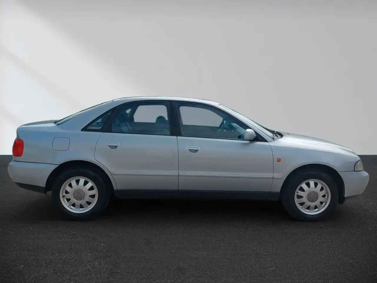 Audi A4 B5 1.8 NUR GEWERBE BATTERIE BREMSEN NEU, foto 3