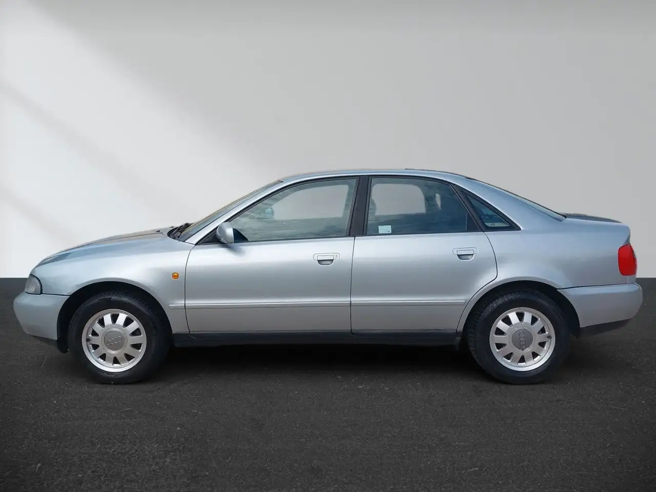 Audi A4 B5 1.8 NUR GEWERBE BATTERIE BREMSEN NEU, foto 9