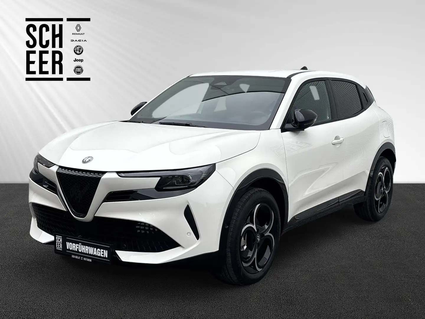 Alfa Romeo Junior Q4 Ibrida 145 TI Weiß - 1