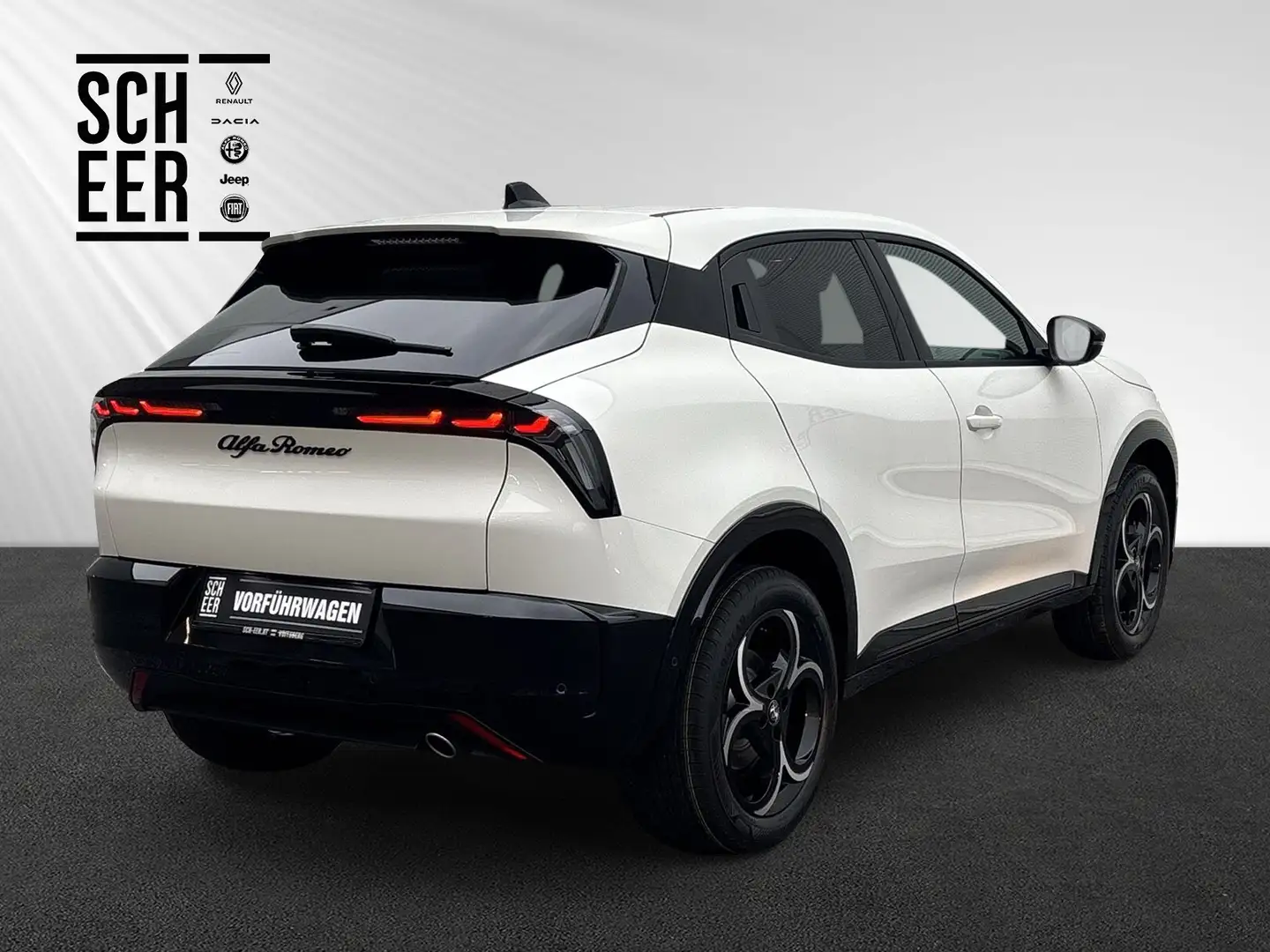 Alfa Romeo Junior Q4 Ibrida 145 TI Weiß - 2