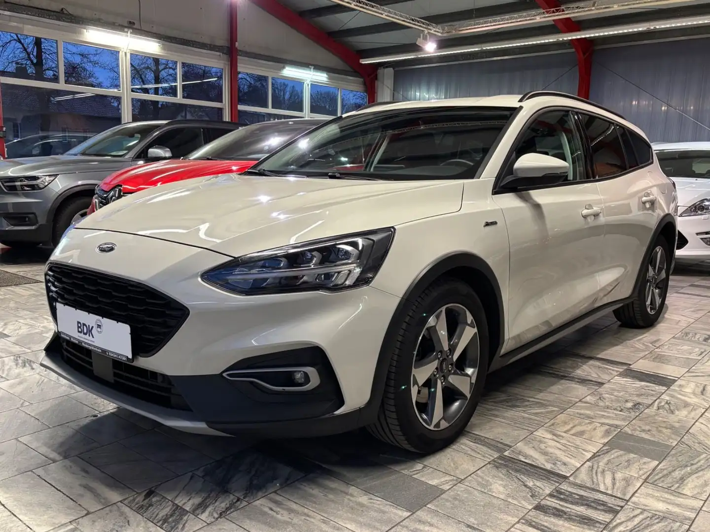 Ford Focus Turnier Active LED Navi DAB+ Kamera Blanc - 2