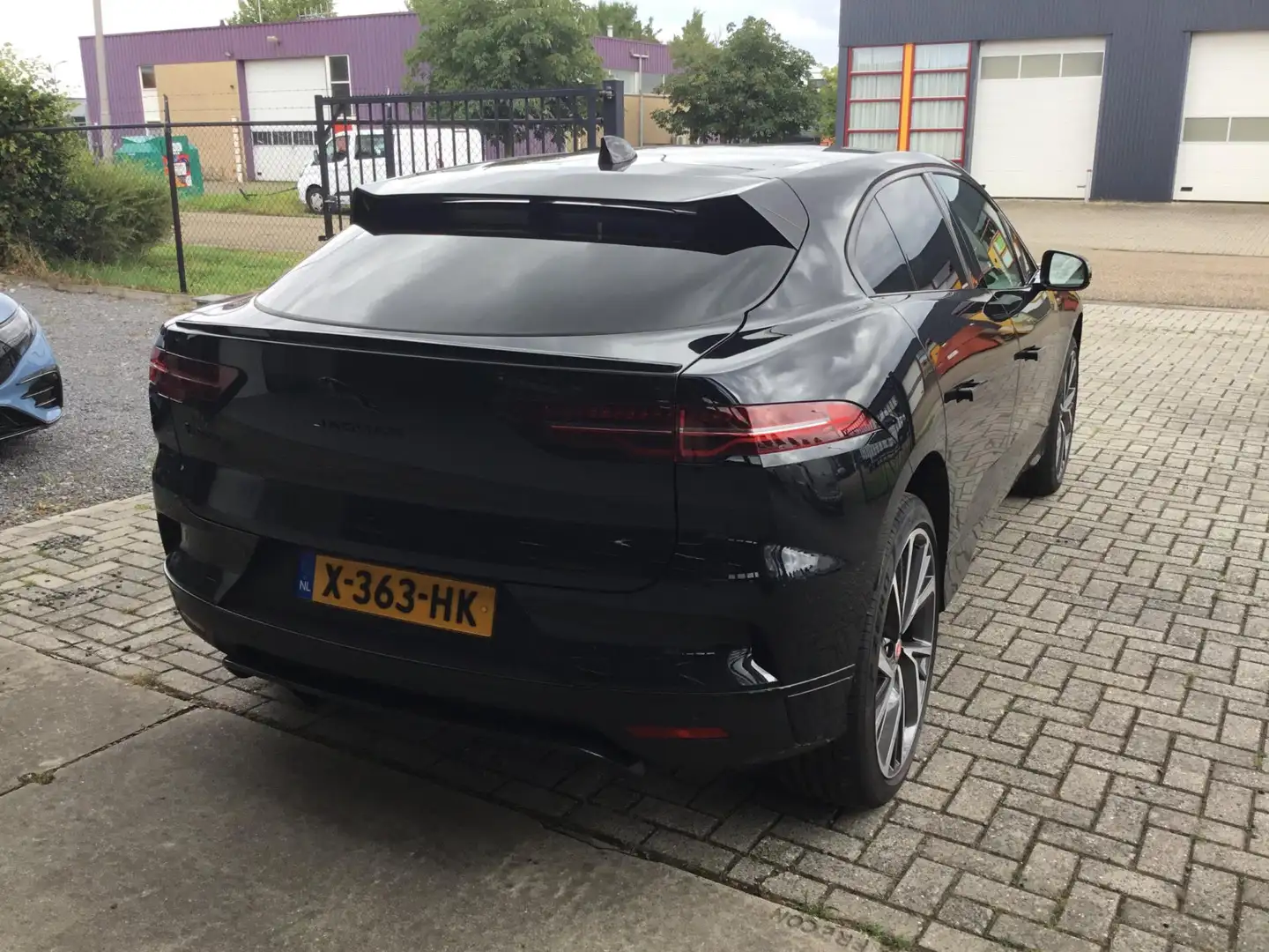 Jaguar I-Pace EV400 R-Dynamic LIMITED EDTION BLACK 90KW Zwart - 2