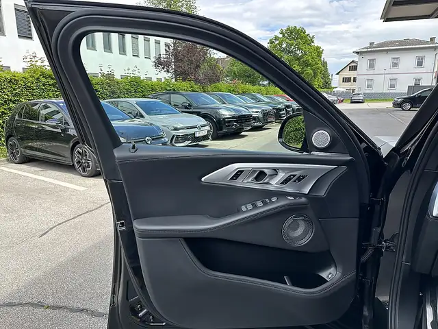 BMW XM Aut. / AHK / Soft Close / Bowers Wilkins / 23" ... Ansicht 35