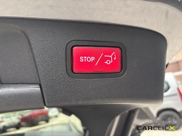 Mercedes-Benz Gla view 12