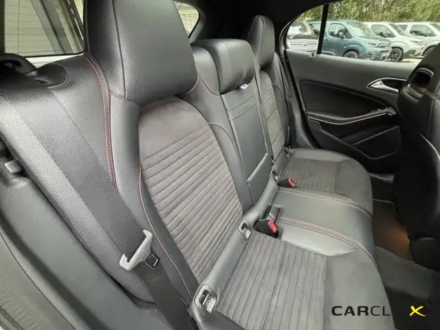 Mercedes-Benz Gla view 10