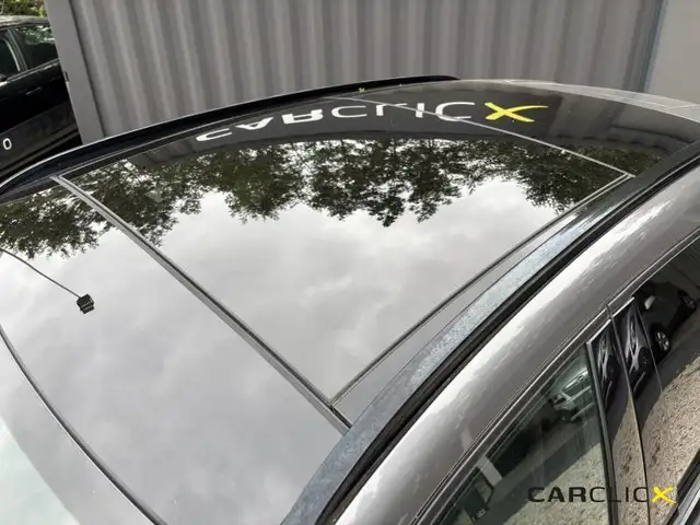 Mercedes-Benz Gla view 15