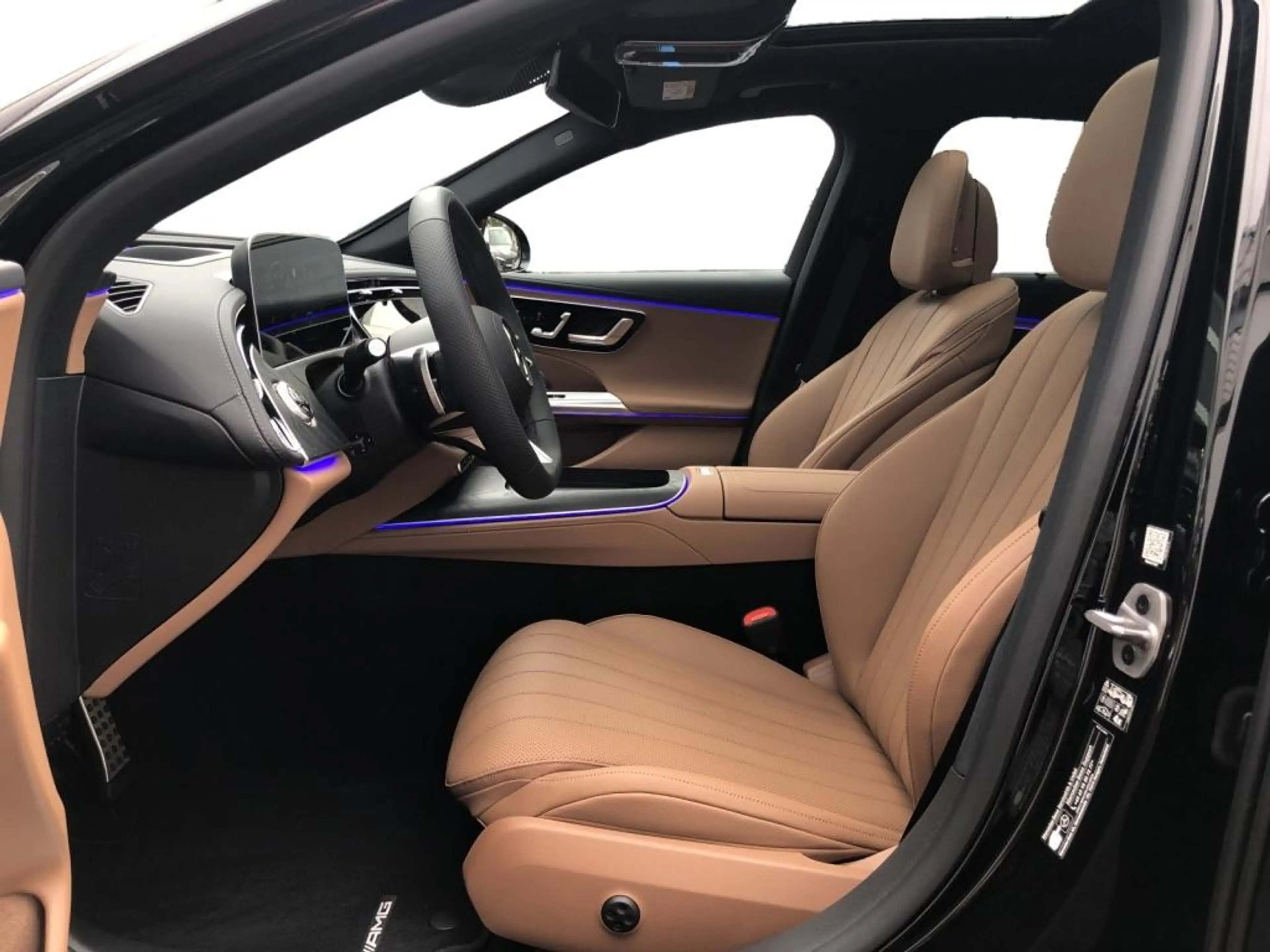 Mercedes-Benz E 450 d 4MATIC T-Modell AMG+MBUX+Burm+Night+AHK — photo 7