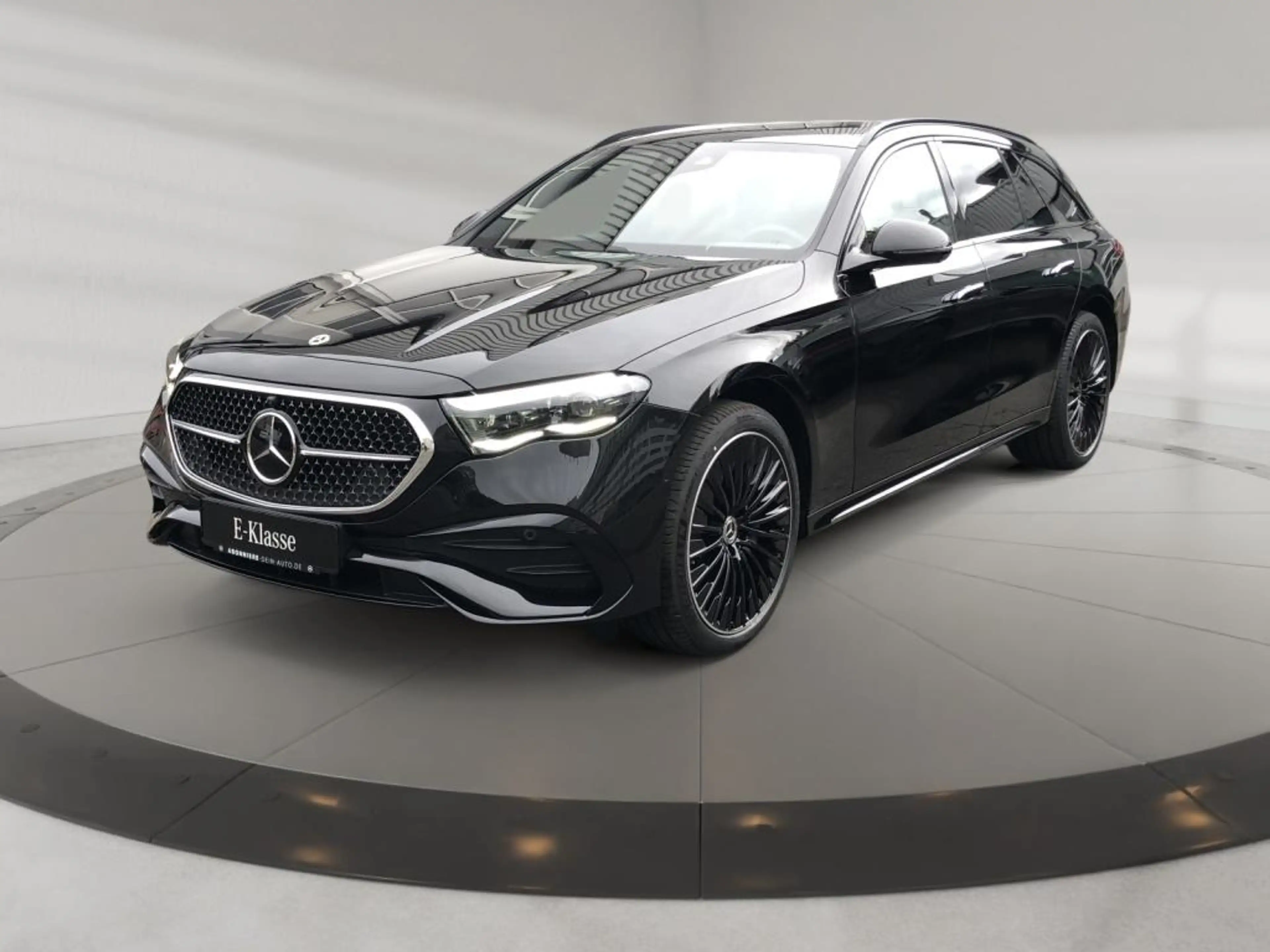 Mercedes-Benz E 450 d 4MATIC T-Modell AMG+MBUX+Burm+Night+AHK — photo 2