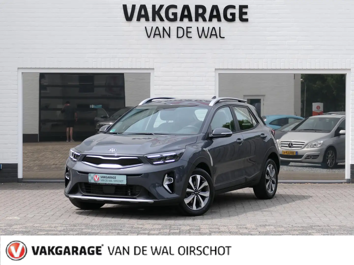 Kia Stonic 1.0 T-GDi MHEV DynamicPlusLine | Achteruitrijcamer Gris - 1