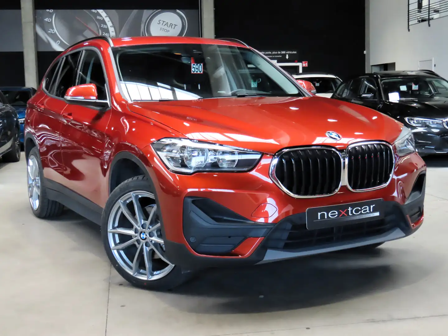 BMW X1 18dA SDrive *CUIR-NAVI PRO-CRUISE-PARKING AV&AR* Orange - 2