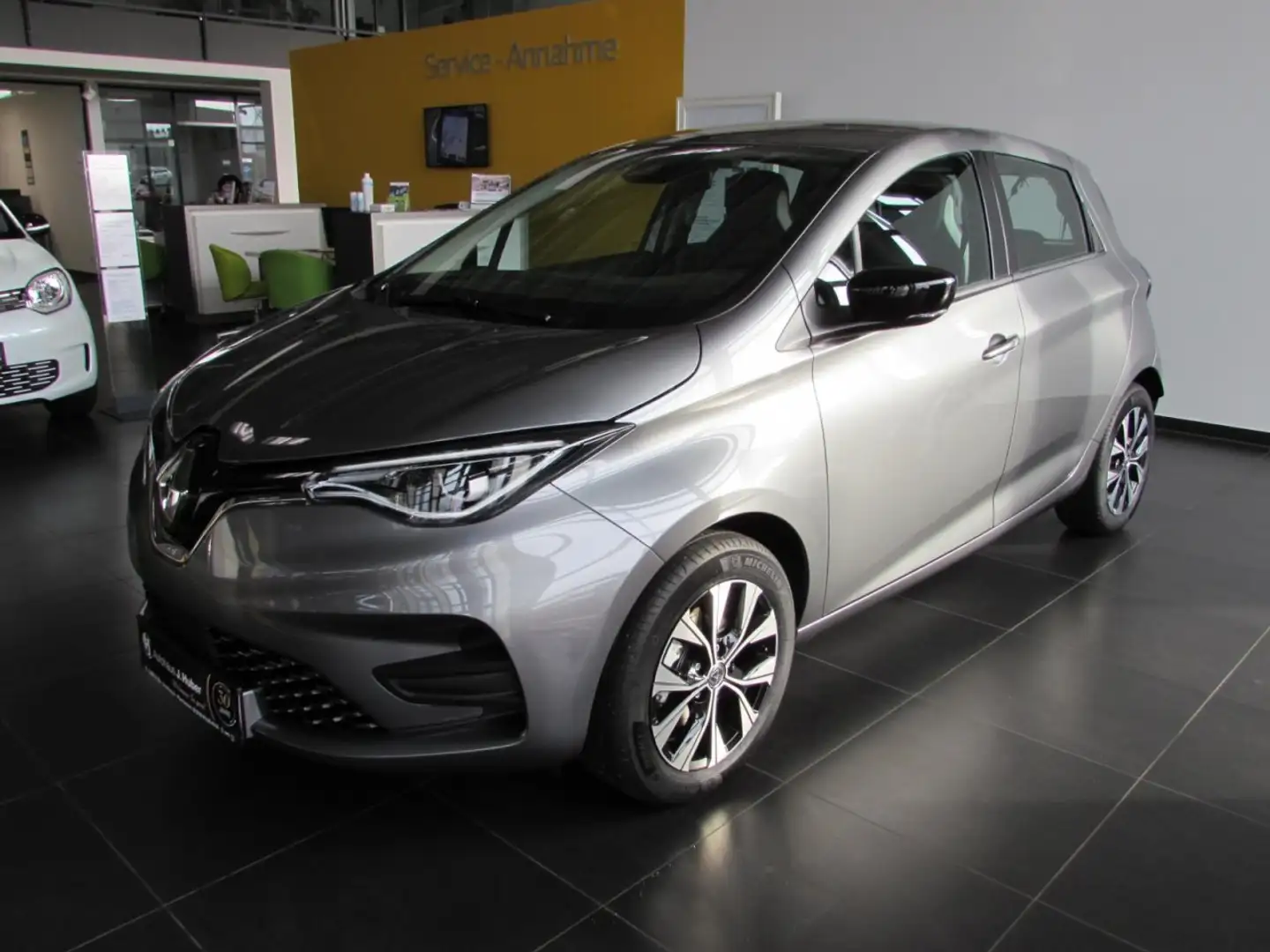 Renault ZOE E-Tech Evolution EV50 mit Batteriekauf Klima Navi Grijs - 1