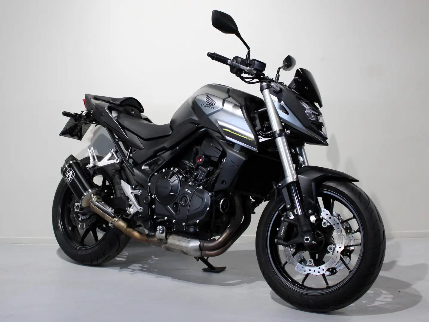 Honda CB 750 HORNET - 2