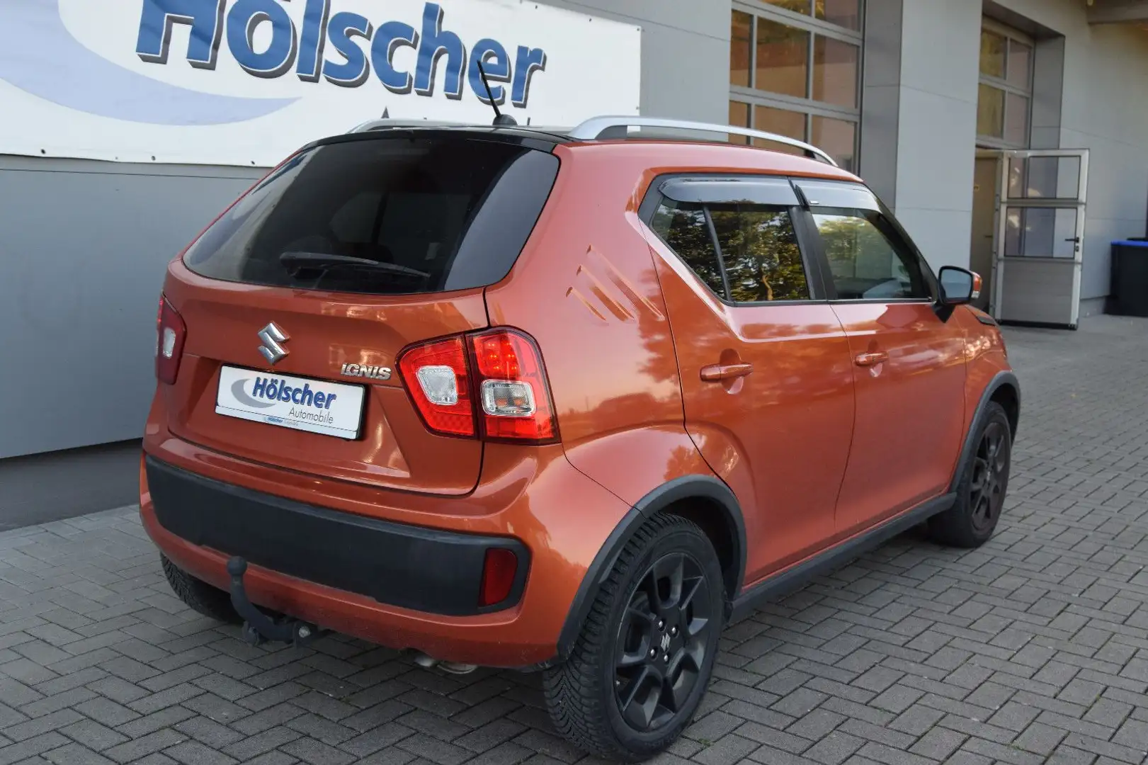 Suzuki Ignis Intro Edition+ - 2