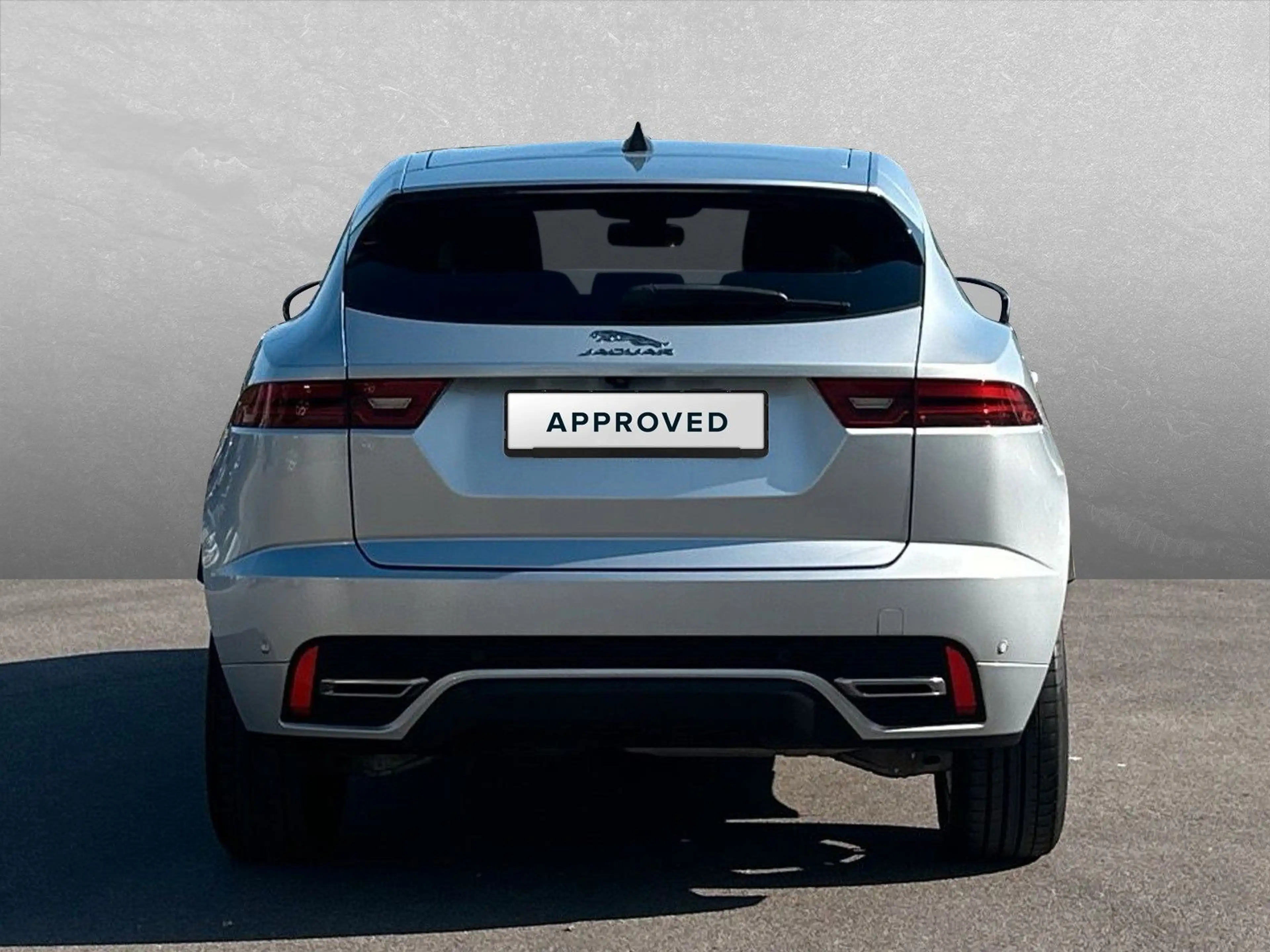 Jaguar E-Pace D200 AWD R-DYNAMIC SE AHK ACC LED — photo 8