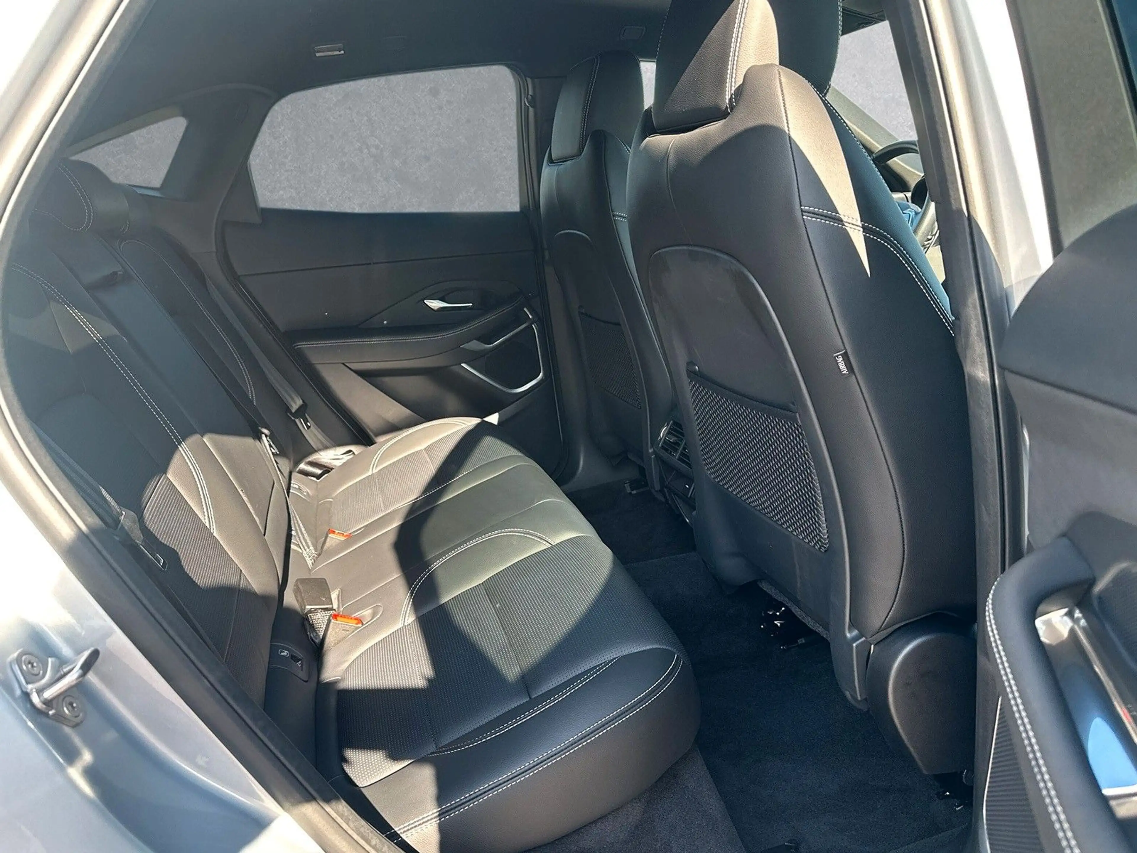 Jaguar E-Pace D200 AWD R-DYNAMIC SE AHK ACC LED — photo 5