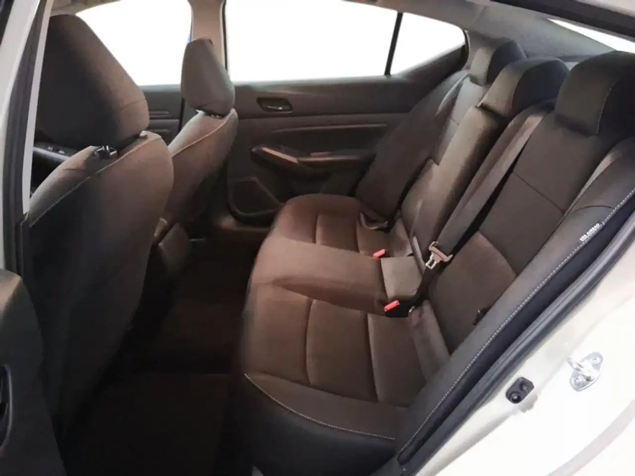 Nissan Altima снимка Nissan Altima
