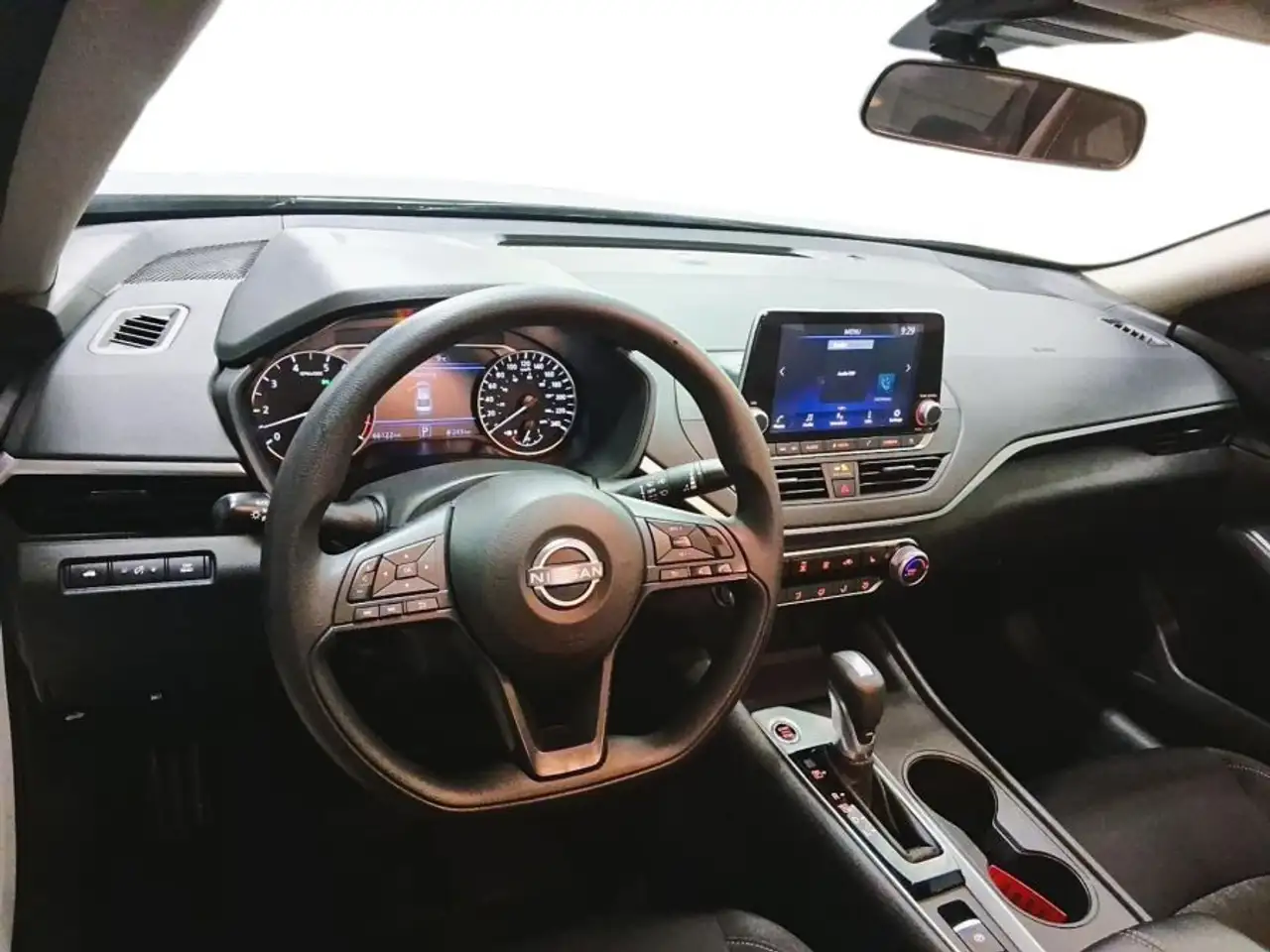 Nissan Altima снимка Nissan Altima