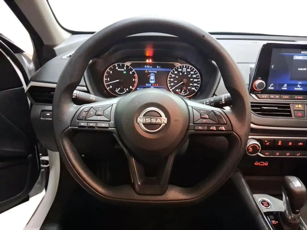 Nissan Altima снимка Nissan Altima
