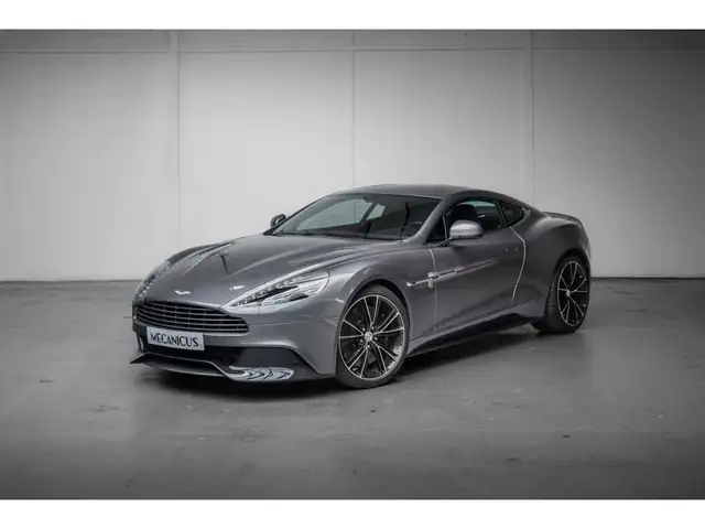 Aston Martin Vanquish Aston Martin Vanquish V12 *Faible kilométrage / Carbone*