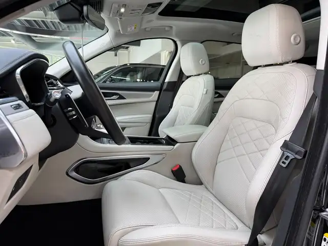 Jaguar F-Pace view 14