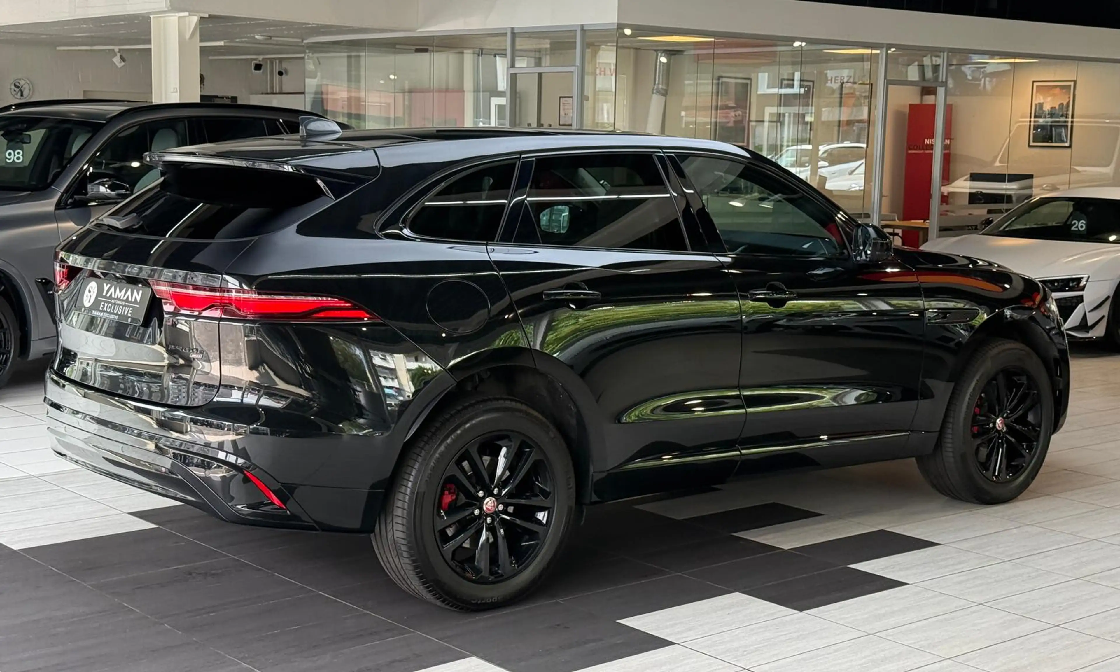 Jaguar F-Pace S AWD P400e*Pano*Massage*360*SitzKlima — photo 7