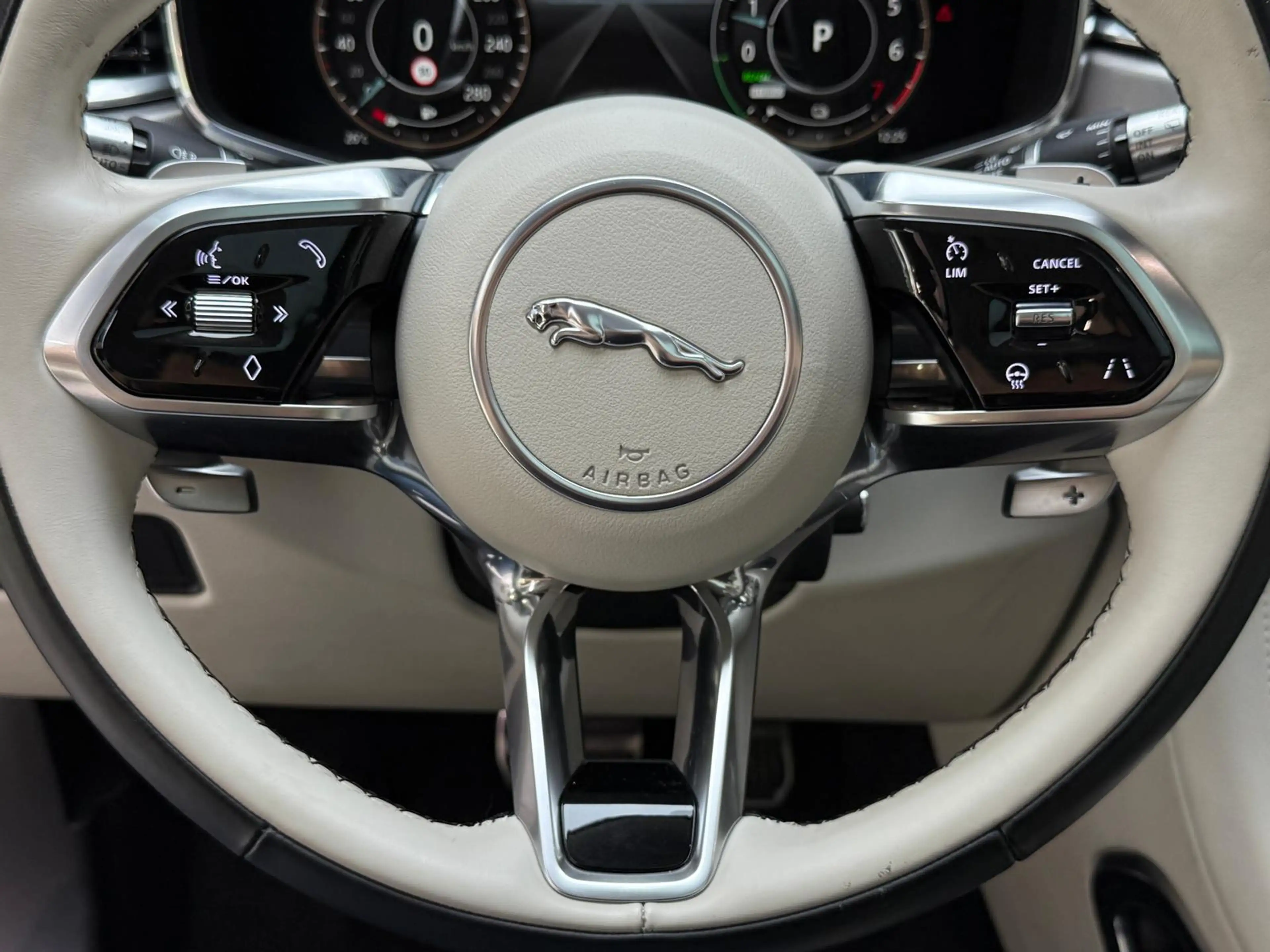 Jaguar F-Pace S AWD P400e*Pano*Massage*360*SitzKlima — photo 12