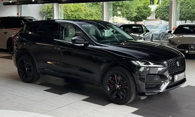 Jaguar F-Pace view 4