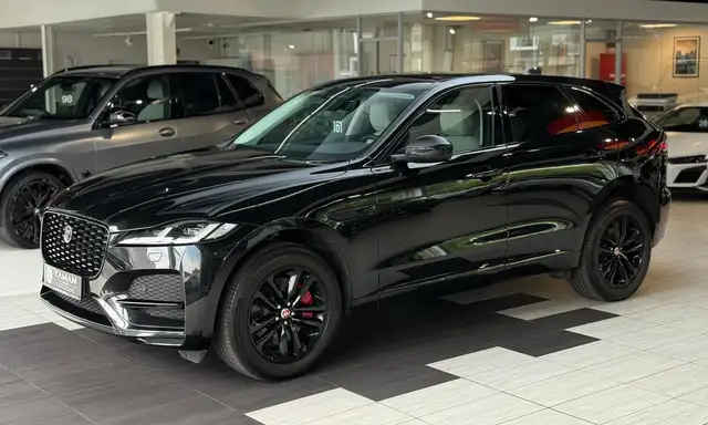 Jaguar F-Pace view 2